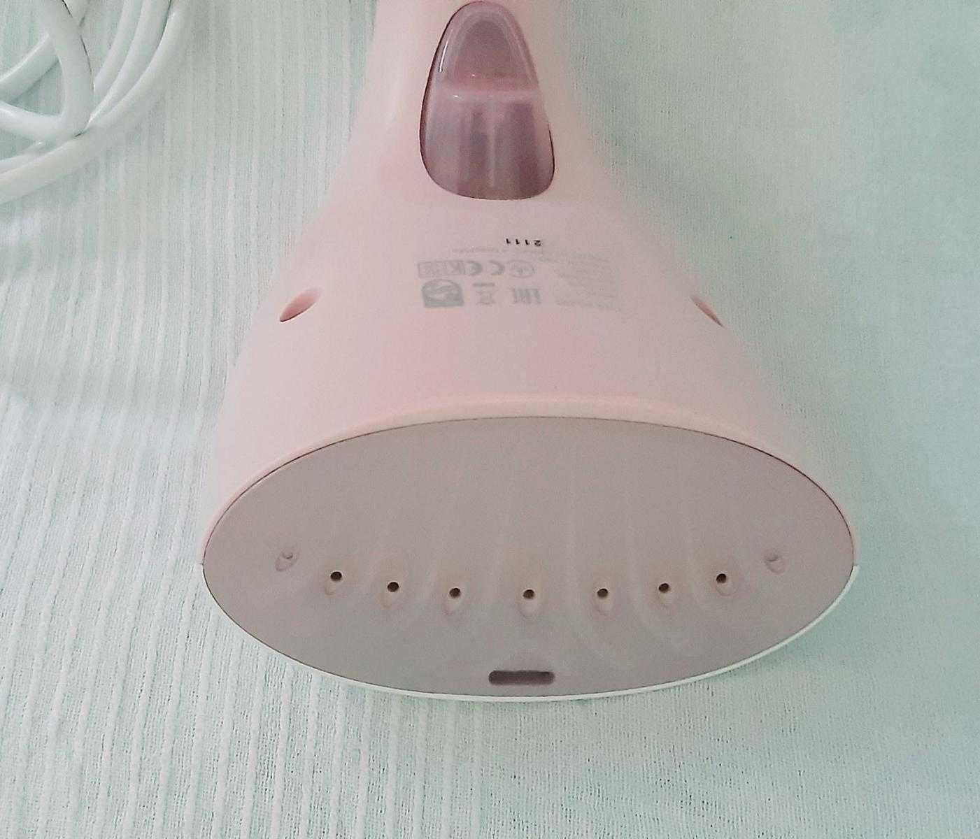 Уред Philips GCS299 за вертикално гладене с пара