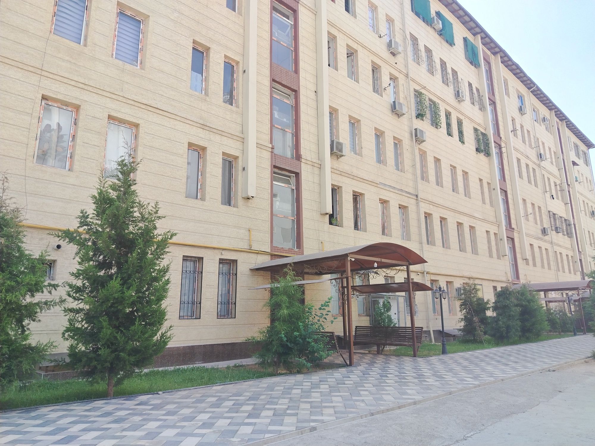 1xonali uy sotiladi remonti bor oshxona jihozlari qoladi