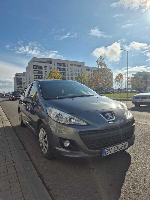 Proprietar vând Peugeot 207 1.4 HDI.