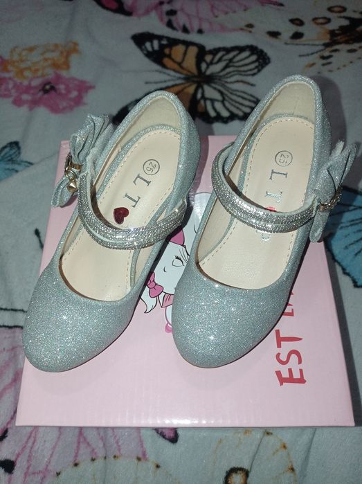 Pantofi Deosebiți, Fete, Mărimea 25,Noi.Pret-250 de Lei.