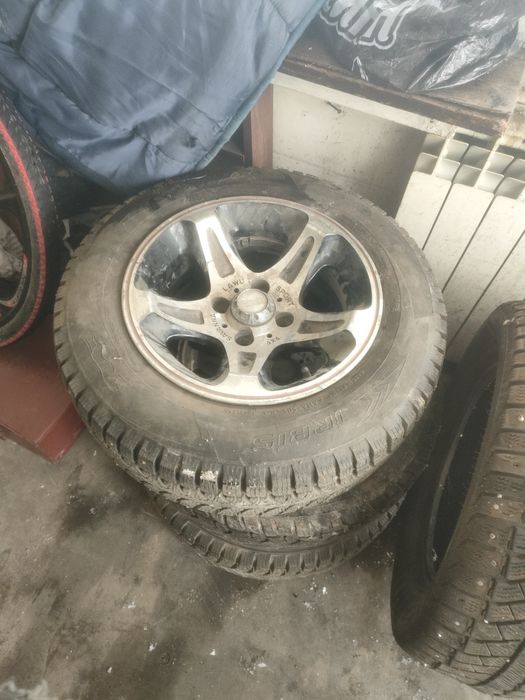Диски титанки 13 , и зимняя резина три штуки зима 13 резина
