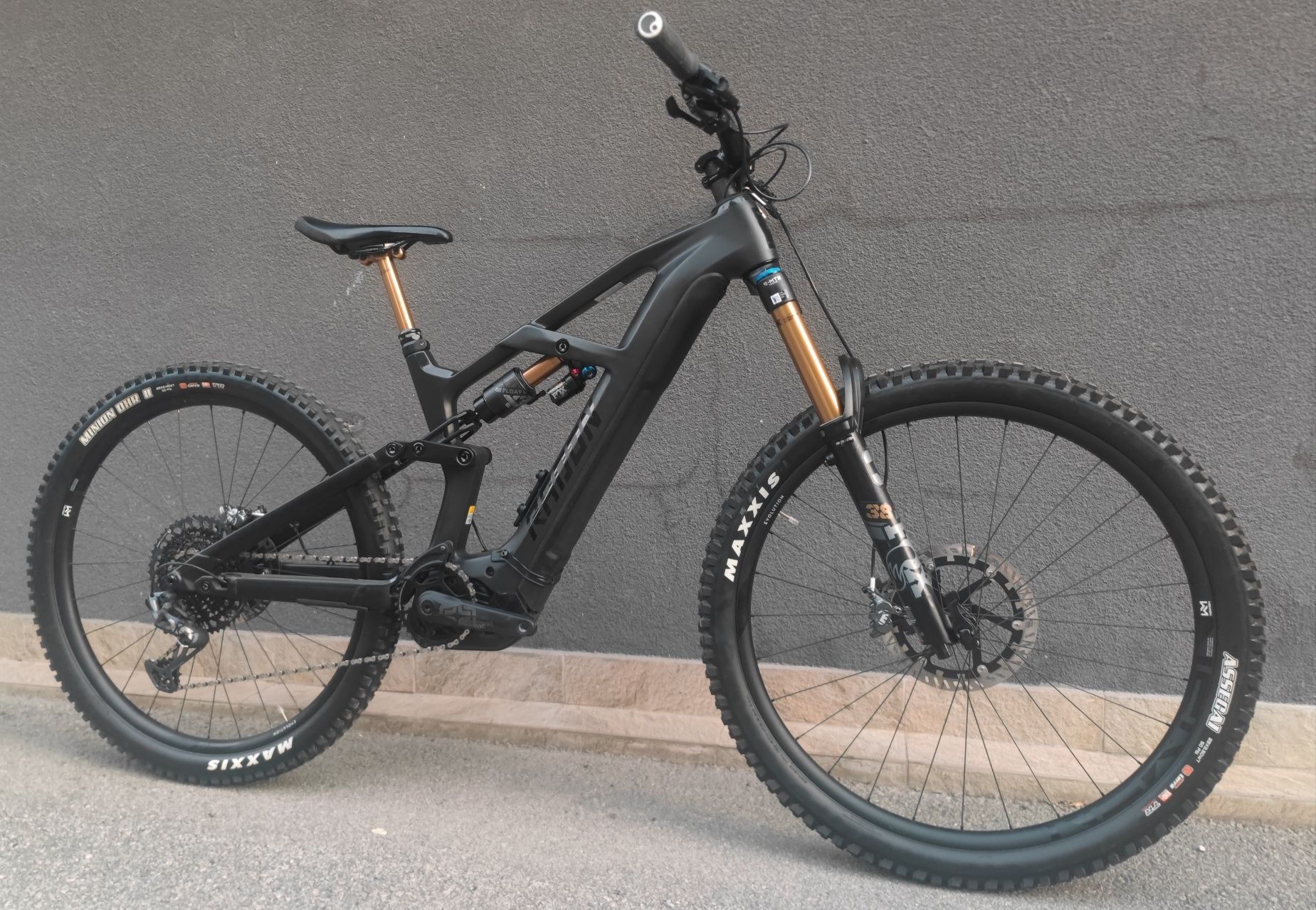 Карбонов Електрически Велосипед  Radon Full Fox Kashima Bosch CX 750Wh