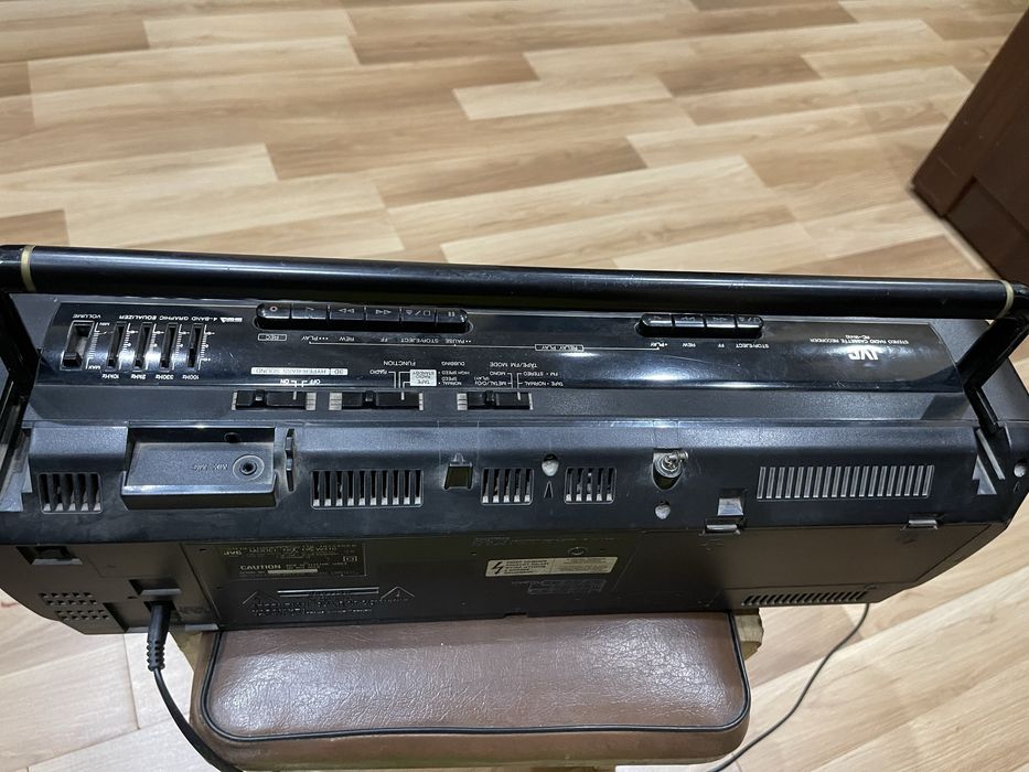 Продается магнитофон джи ви си Япония