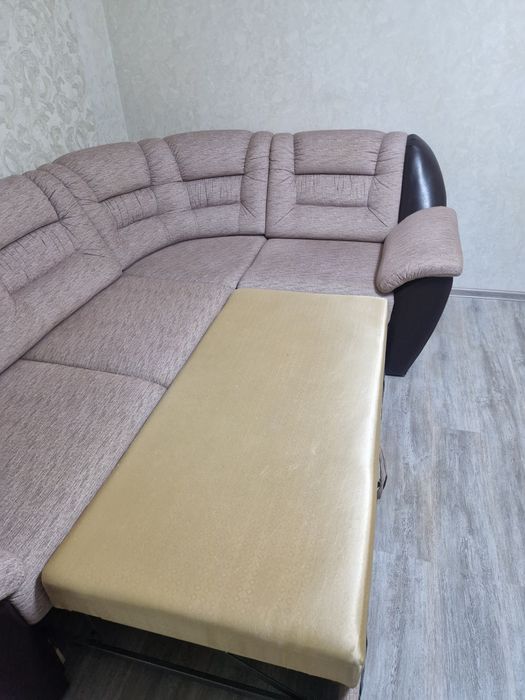 Продам угловой диван в отличном состоянии