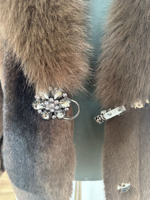 Haina blana artificiala