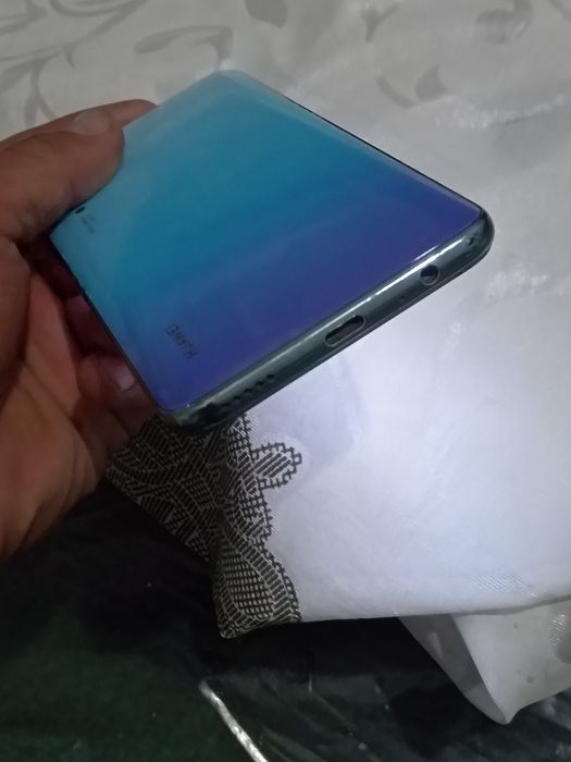 Assalomu alaykum HUVAVEI y9 sotildi narxi 800 ming