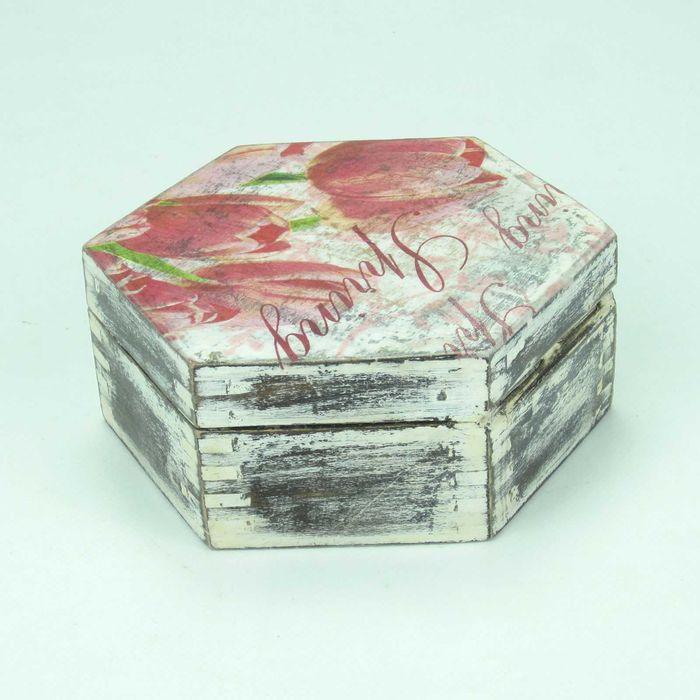 Кутия за бижута с лалета