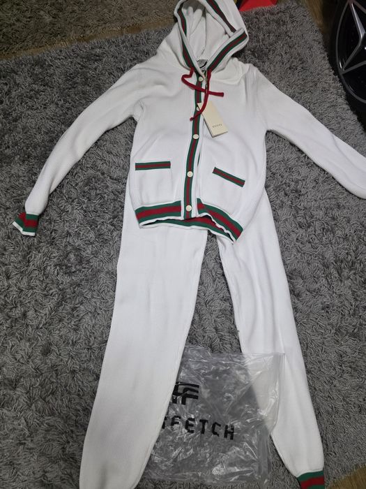 Уникален сет чисто нов G.u.c.c.i С размер