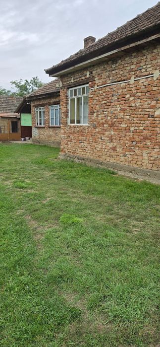 Casă de vânzare în Adoni