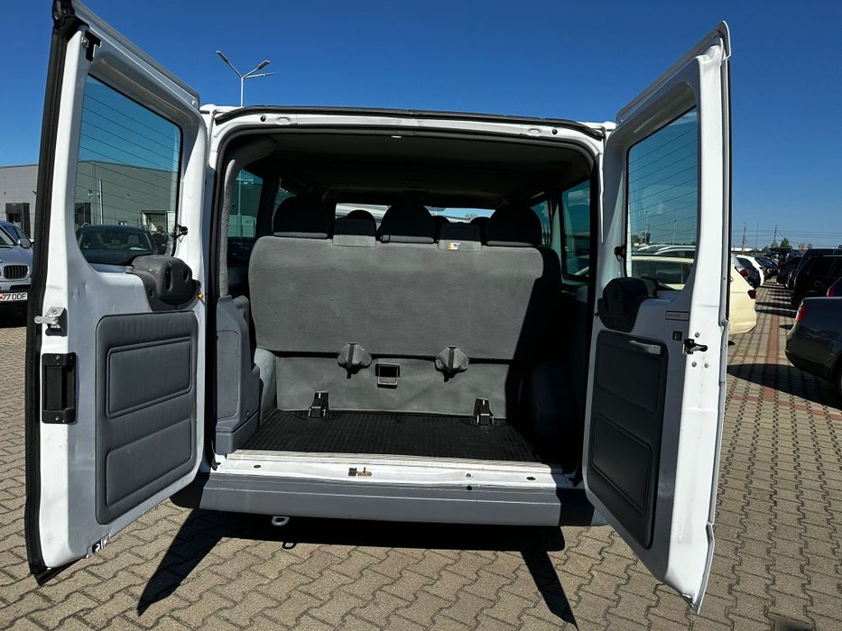 Ford Transit 8+1 (9 Locuri) - 2.2D 85CP - Clima * Pilot aut.