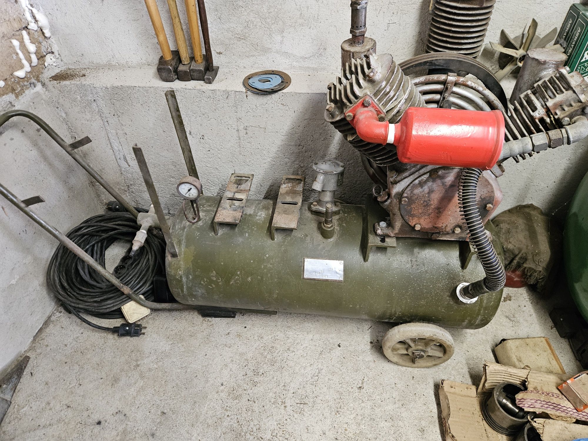 Компресор за въздух УК-25