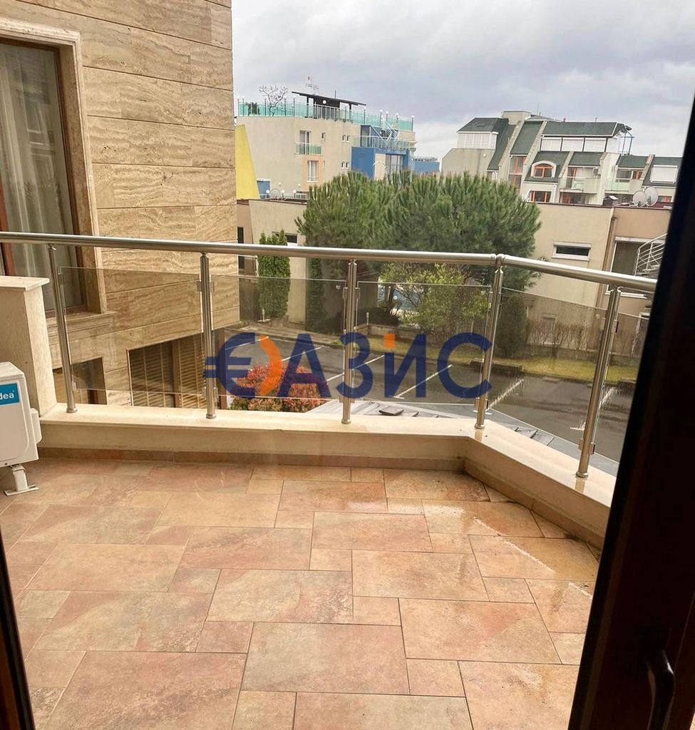 Продава се Двустаен апартамент в Свети Влас - 98 кв.м за 1103 €/кв.м - Снимка #11