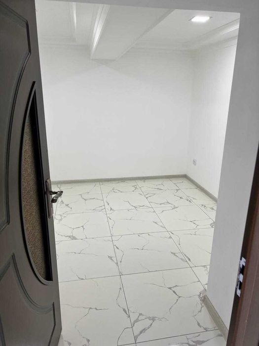 ул.Новомосковская цокольное помещение  100 м² ремонт есть 1-линия