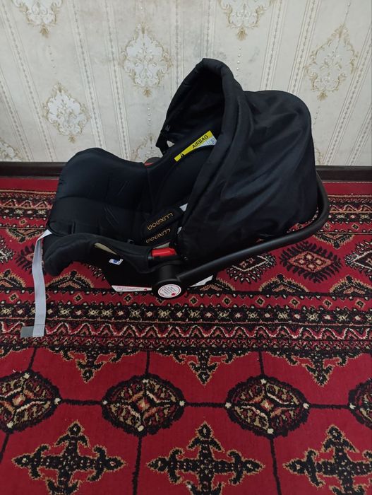 Авто кресло сотилади