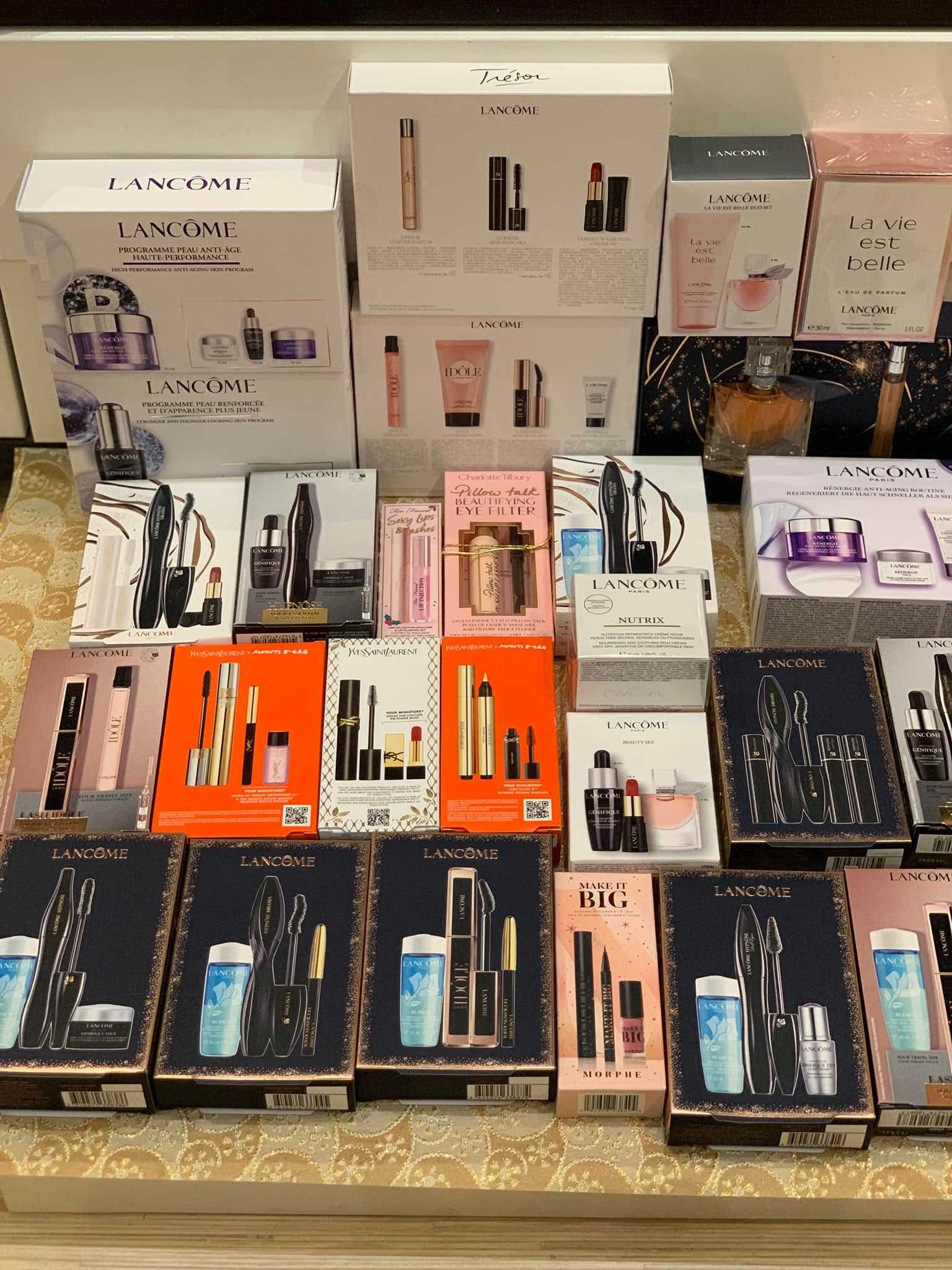 Нови и оригинални Козметични Комплекти Lancome,YSL