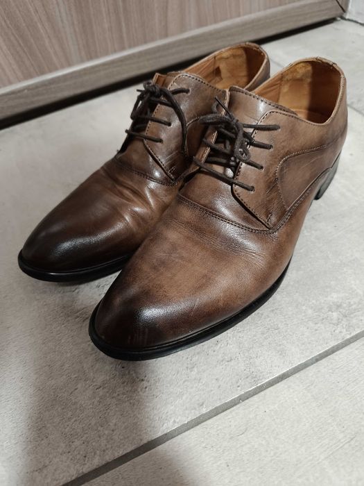Vând pantofi bărbătești piele naturală Nr 41