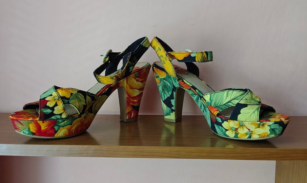 Sandale Rocket Dog mărimea 39