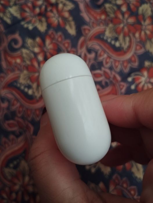 Air pods bluetoohli naushnil