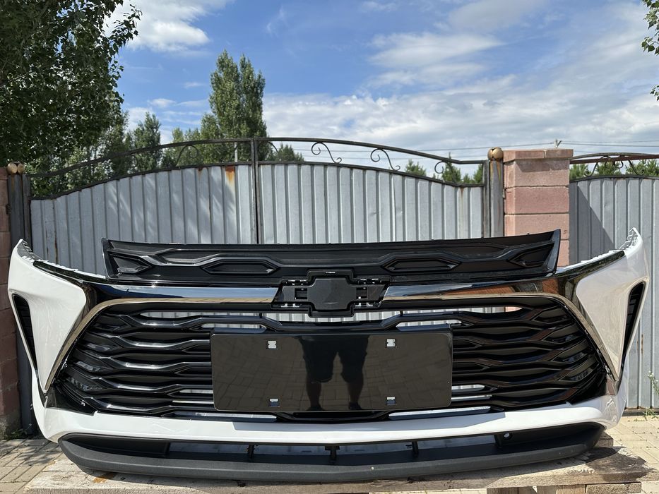 Бампер передний и Бампер задний на Chevrolet Monza