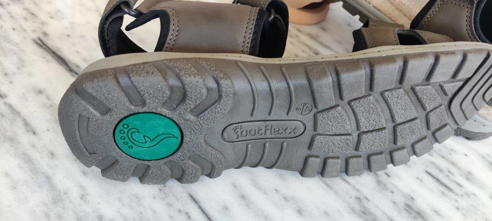 Модерни ортопедични сандали от кожа