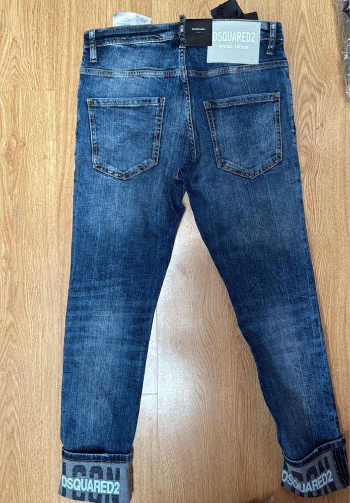 Мъжки панталониEmporio Armani и дънки Dsquared