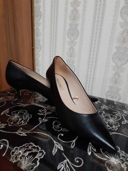Женские кожаные туфли