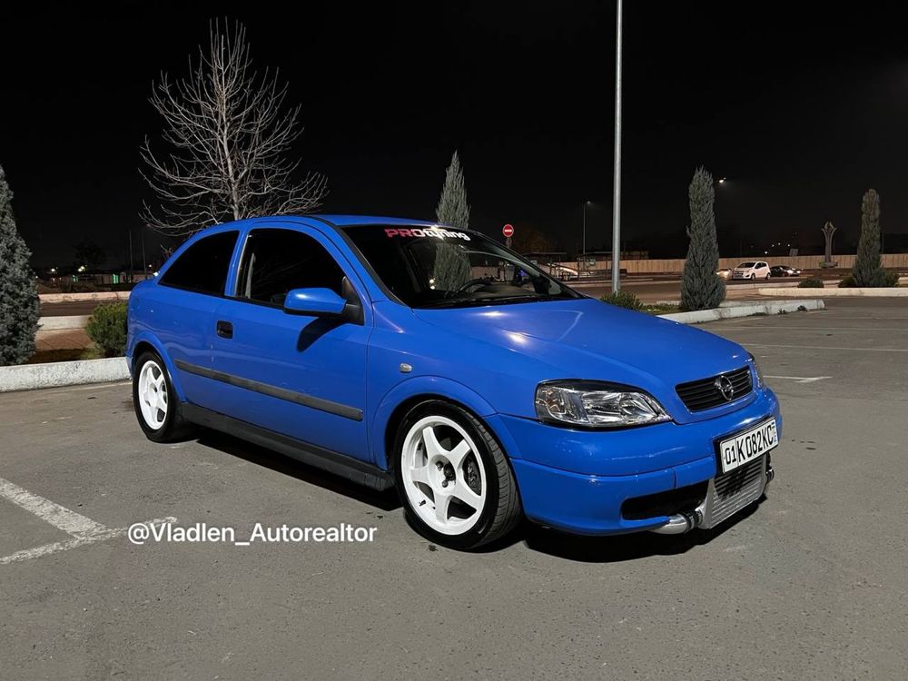 •Opel Astra 2L Turbo•