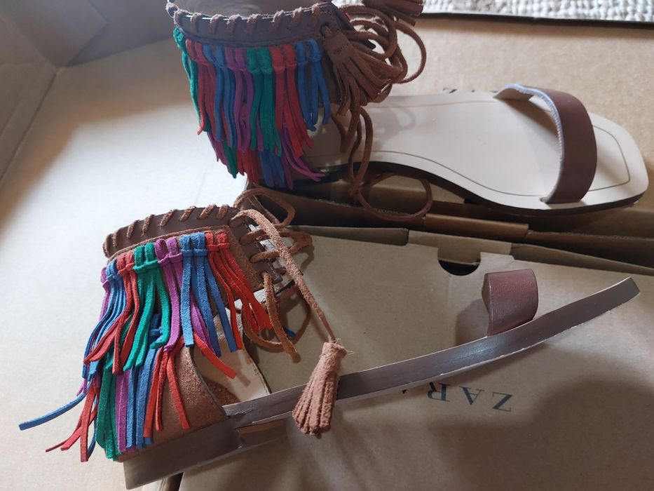 Sandale zara din piele naturala mărime 36