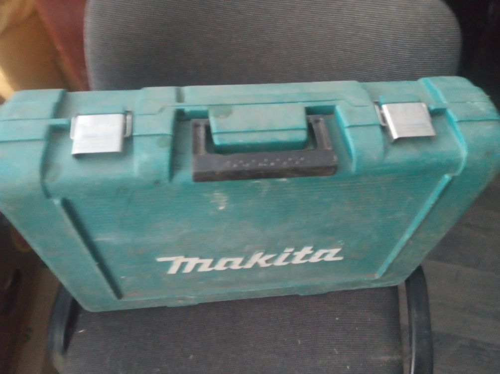 Винтоверт Makita