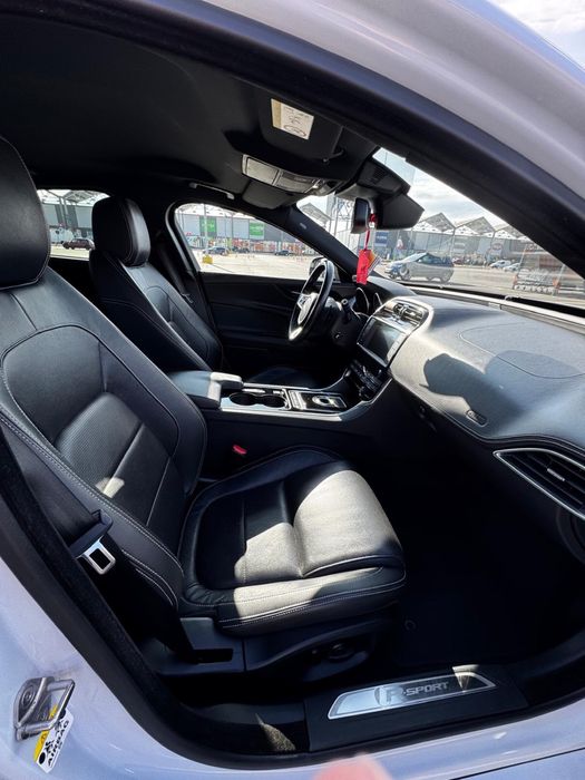 Jaguar Xe R sport