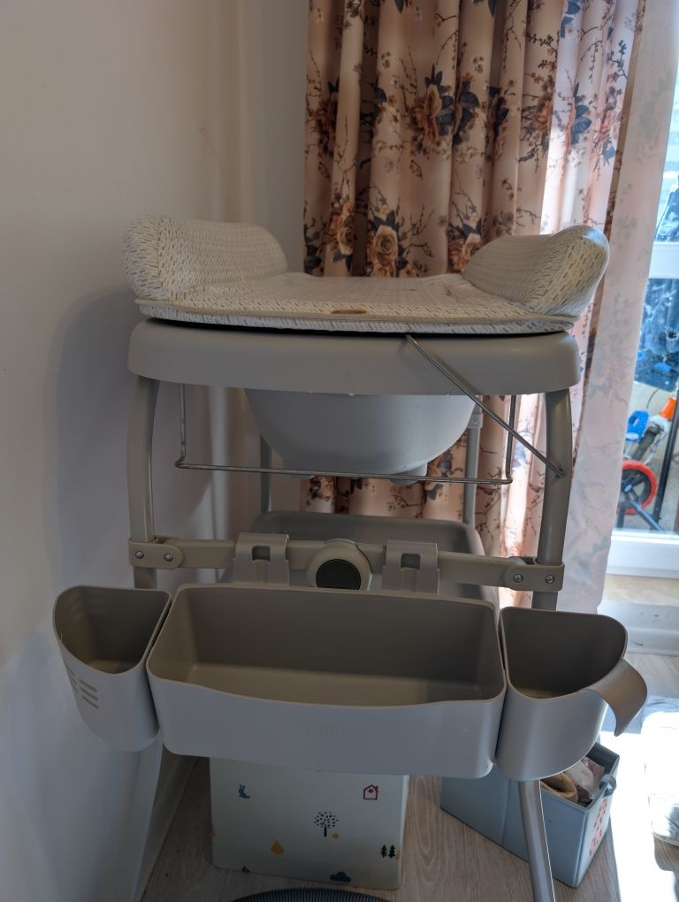 Masuta de infasat 2 in 1 si Cadita Chicco
