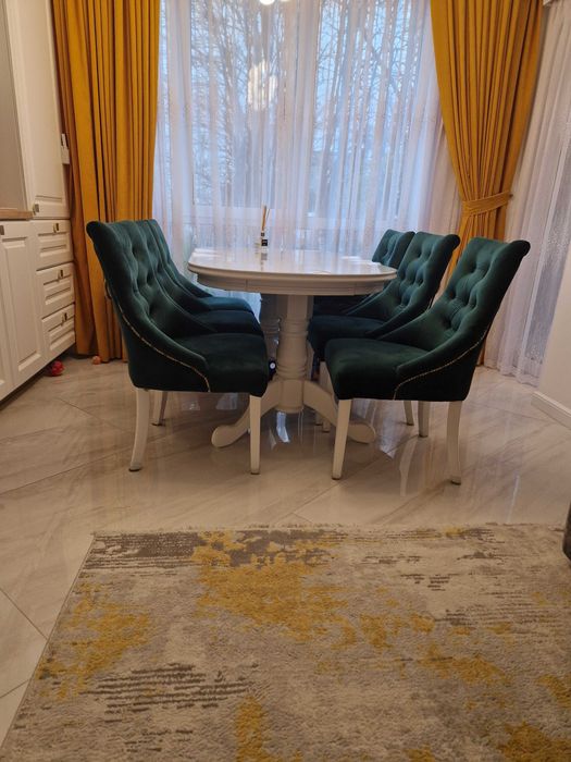 Set masa cu scaune din lemn masiv