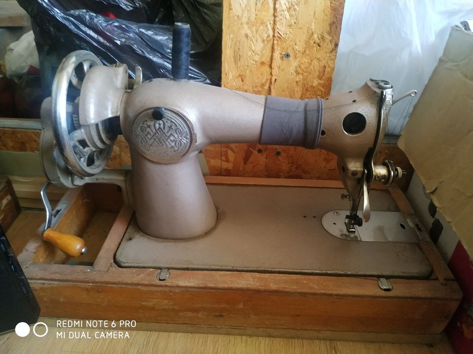 Швейная машина производства ссср