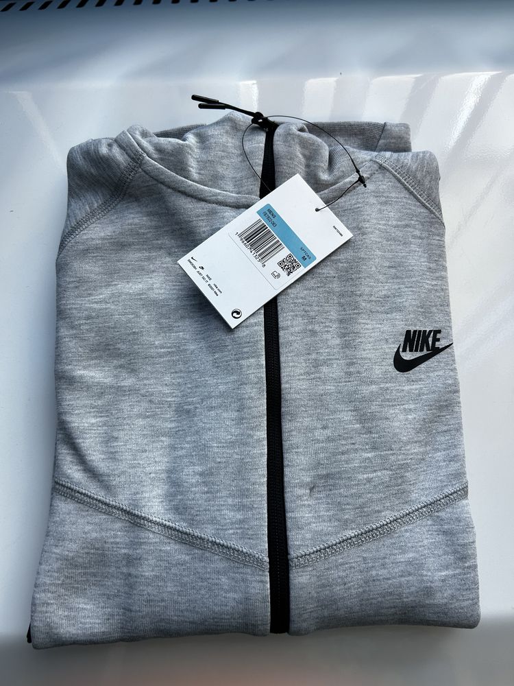 Nike tech fleece new season(чисто нов)