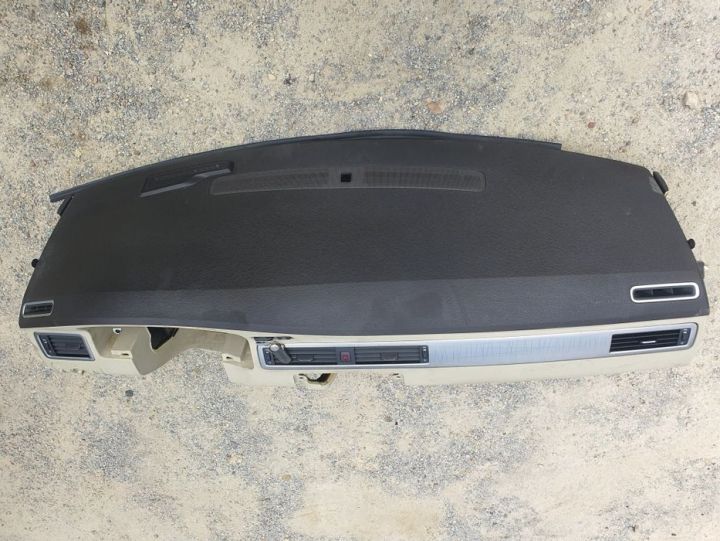 Plansa bord volvo xc 70 cu start stop euro 5