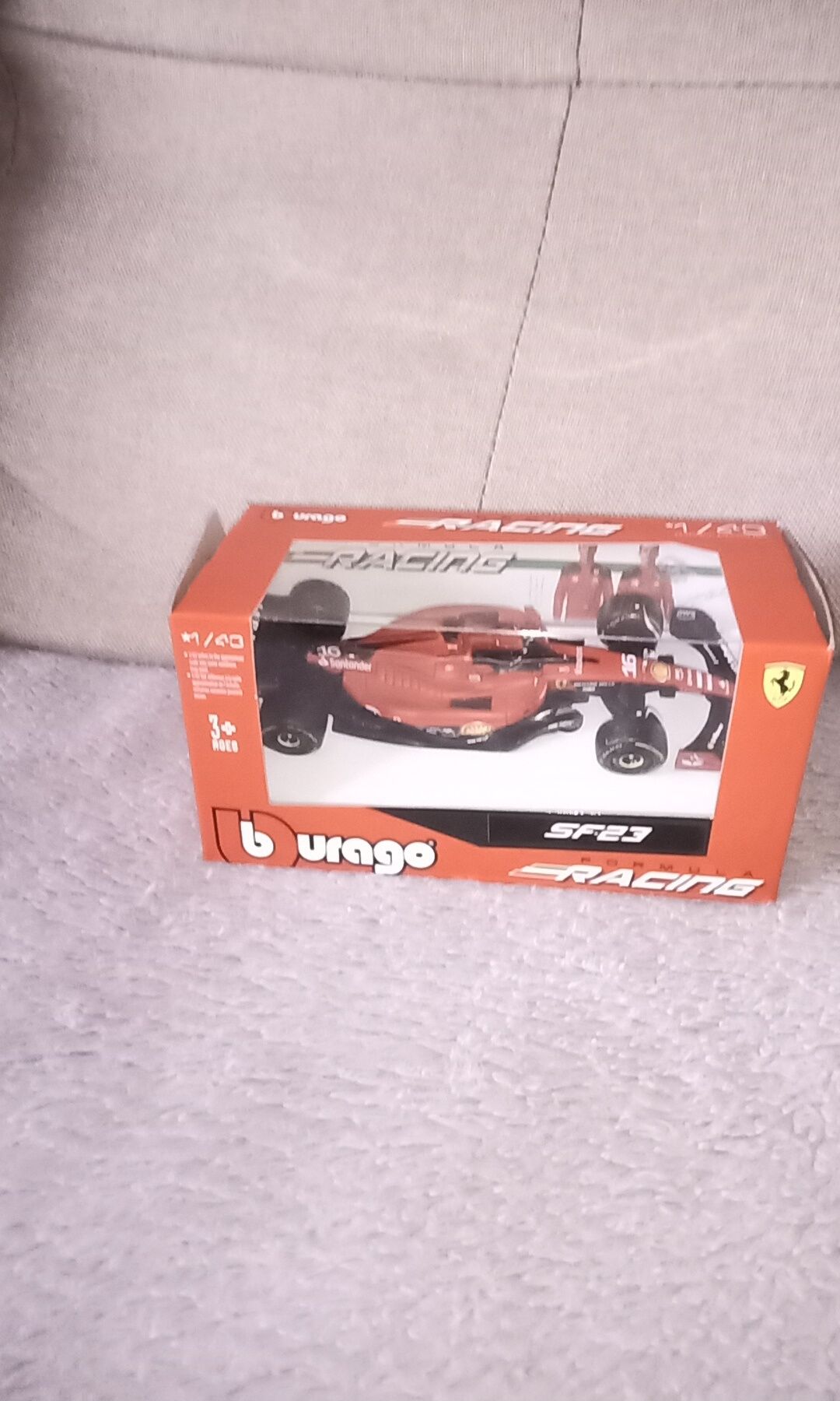 Vând macheta Formula 1 Ferrari