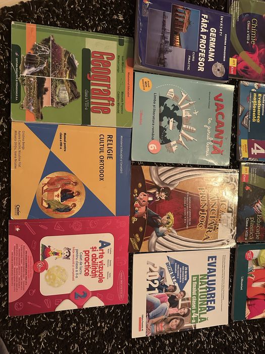 Carti diverse scoala