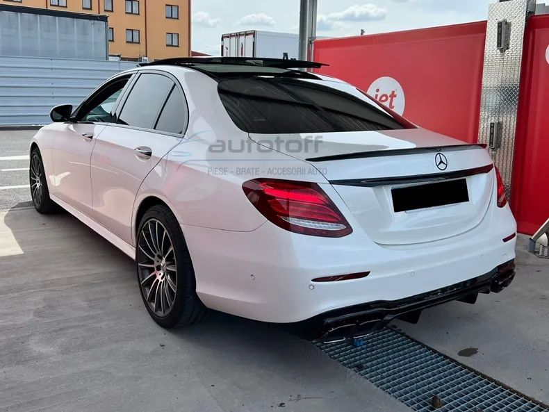 Difuzor Bara Spate compatibil cu Mercedes E-Class W213 Facelift Sedan (2016+) Negru Lucios