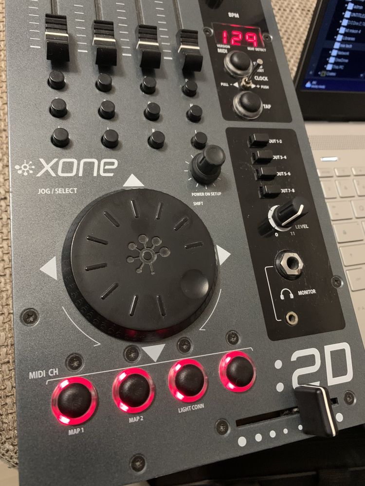 Xone 2D Controller DJ și placa de sunet 10in/12out