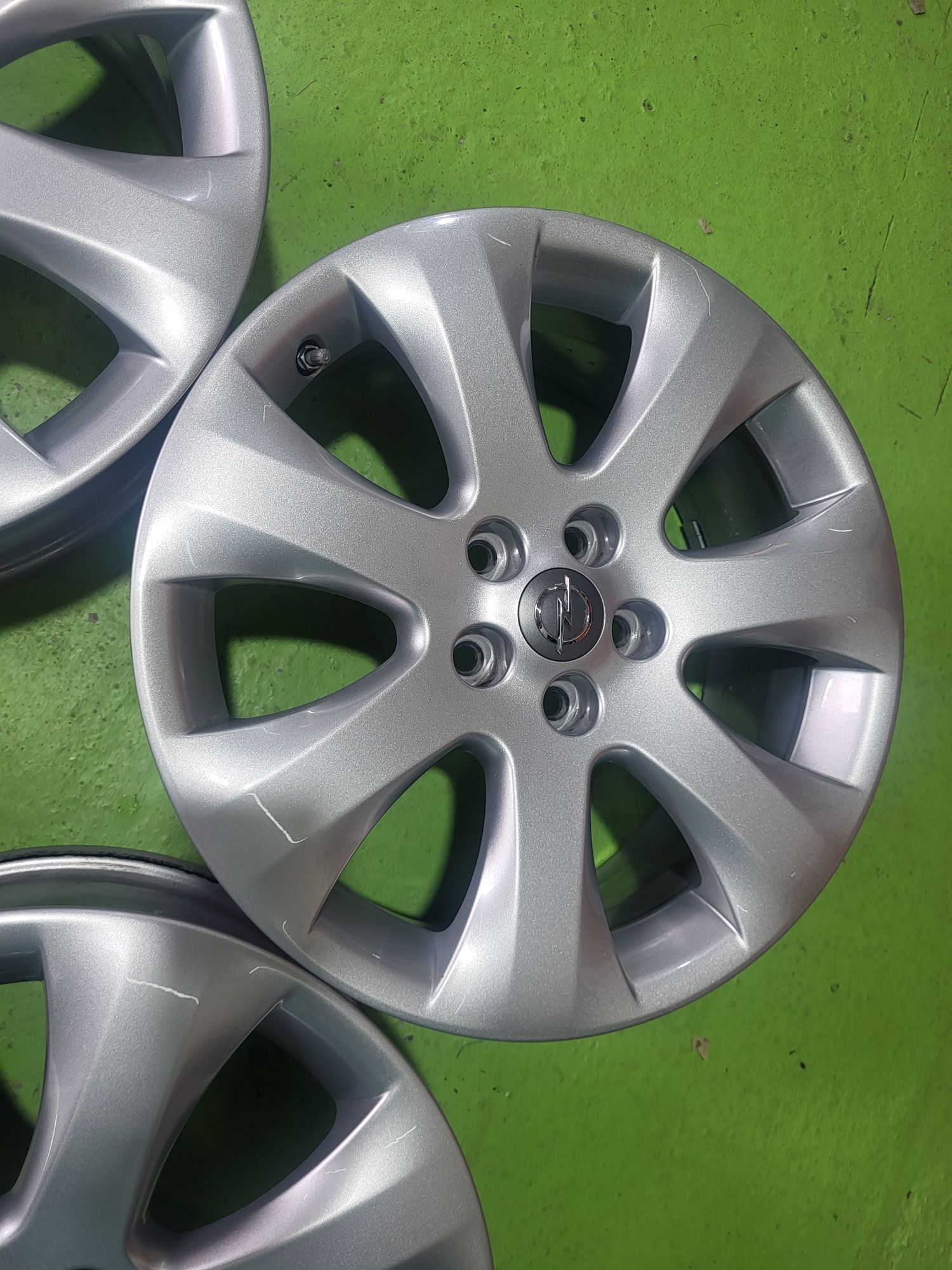 17 5x105 Opel лети джанти 5х105 опел