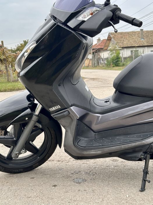 Скутер Ямаха Х-макс 125кубика