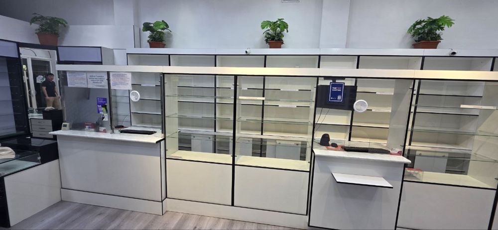 Срочно продается мебель из аптеки, по низкой цене.