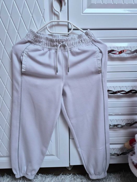 Продавам детски ZARA екип за момиче