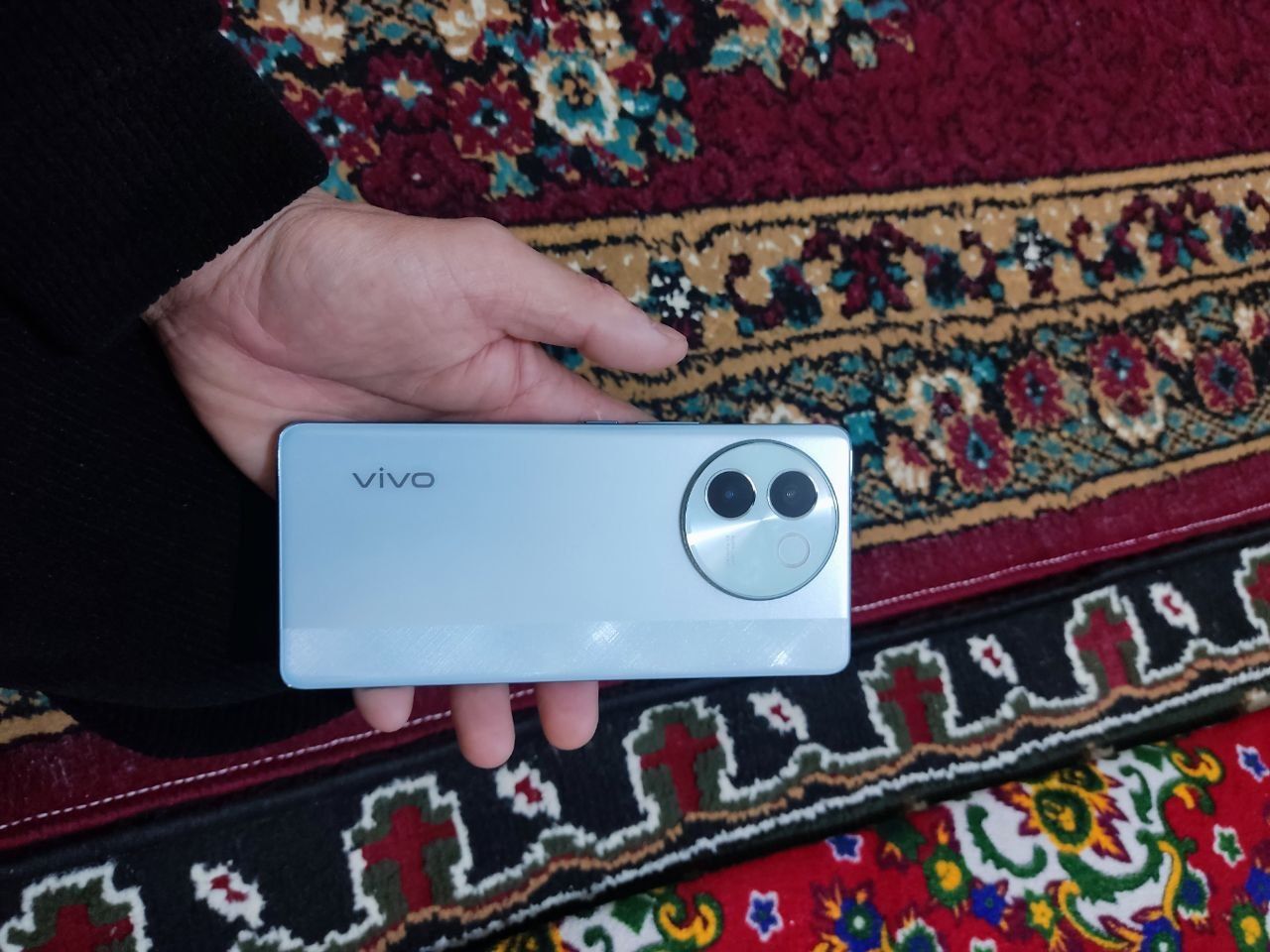 Vivo v30 yengi telefon 3 oy boldi oganinga