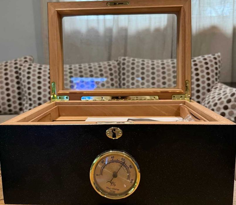 Кутия За Пури с Овлажнител