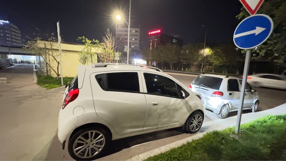Srochna spark 4 paditsa sotiladi