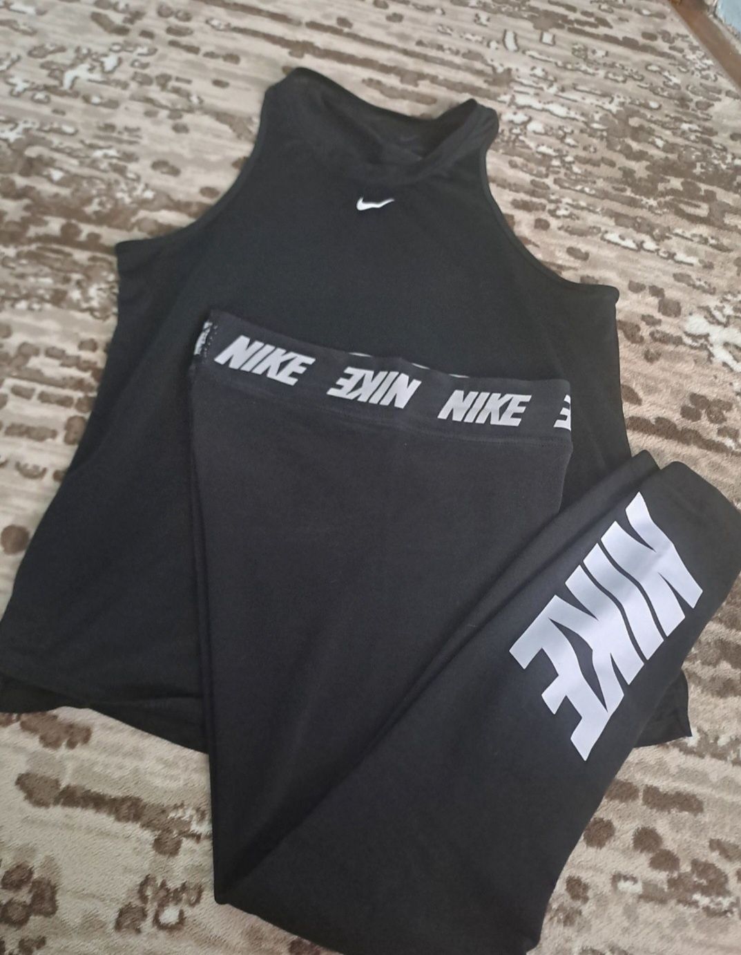 Оригинален NIKE екип xs размер
