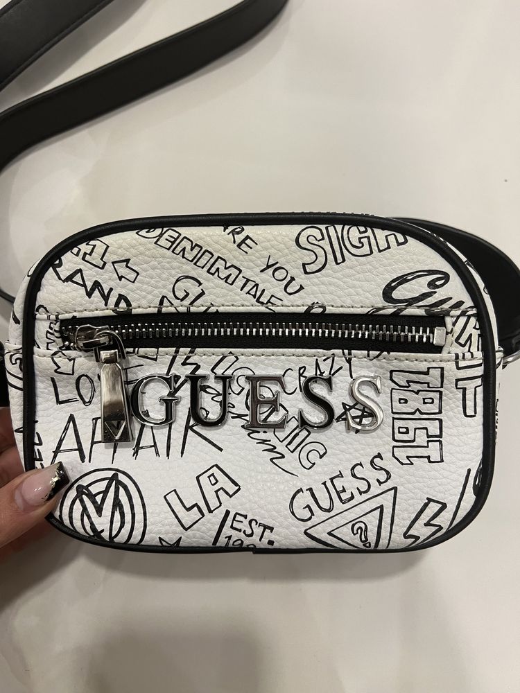 Чанта Guess