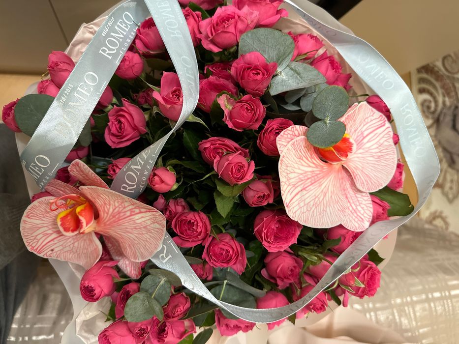 кустовые объемные розы