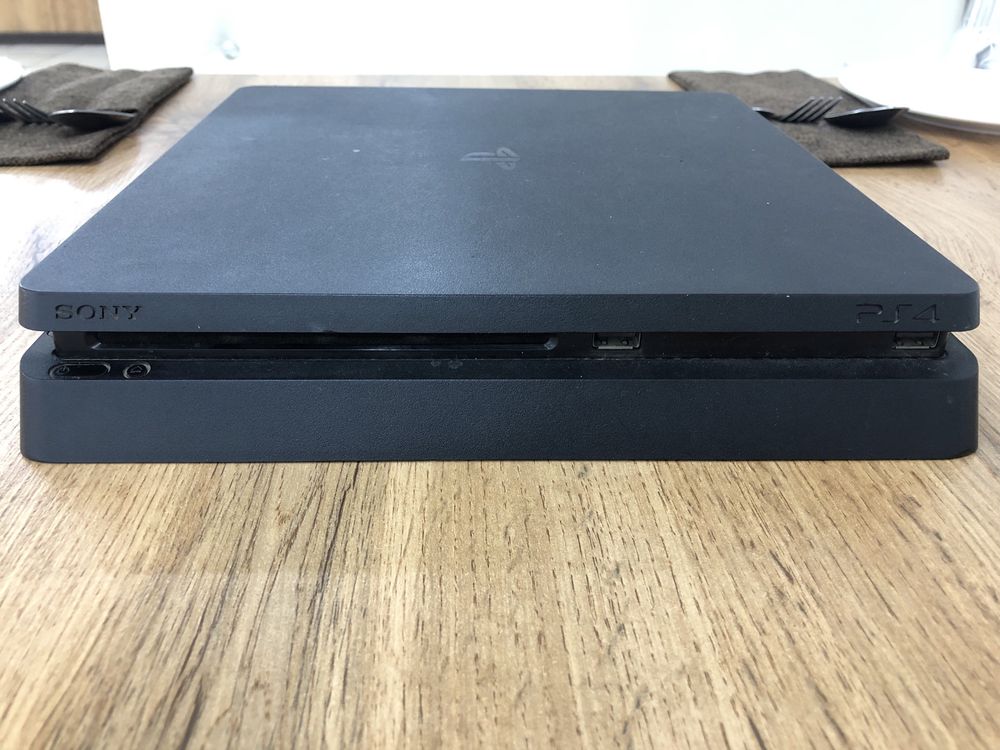 Обмен на айфон 11 Playstation 4slim + aifon 8+.ст.чемолган